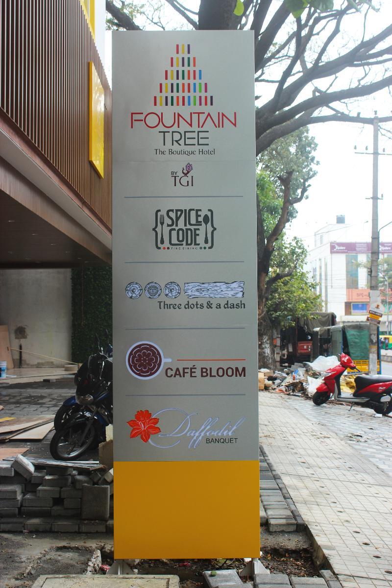 Hotel Fountain Tree By Tgi à Bangalore Extérieur photo